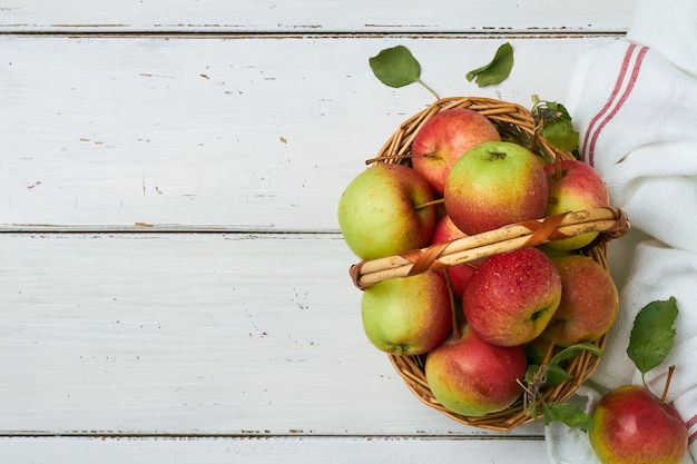 Uraler Herbst leckere Gartenäpfel