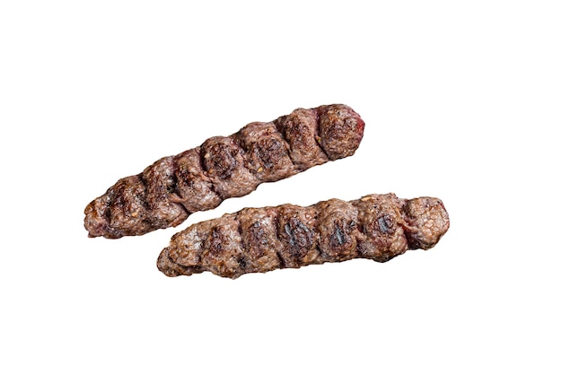 Urfa kebab carne moída e carne de cordeiro grelhada em espetos Isolado no fundo branco