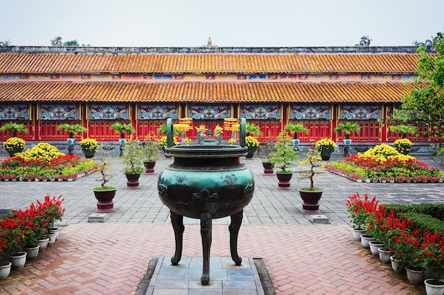 Urne in der Kaiserstadt Kinh Thanh in Hue, Vietnam