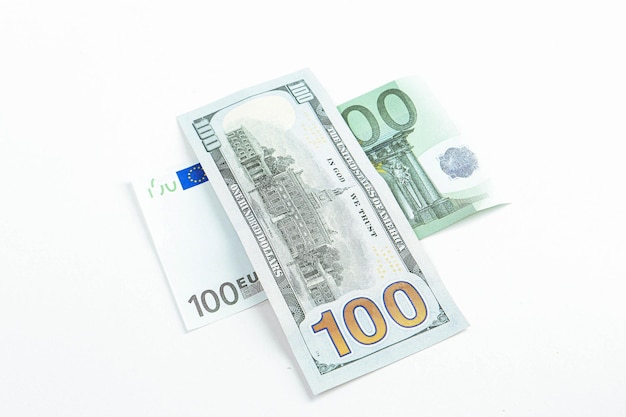 US-Dollar und Euro-Banknotengeld