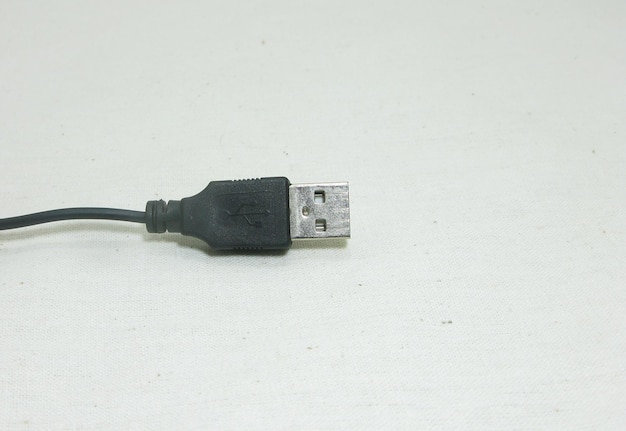 usb auf weißem hintergrund