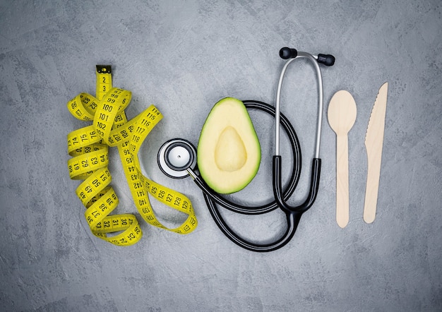 Use aguacate para bajar de peso bajo la supervisión médica de un nutricionista.