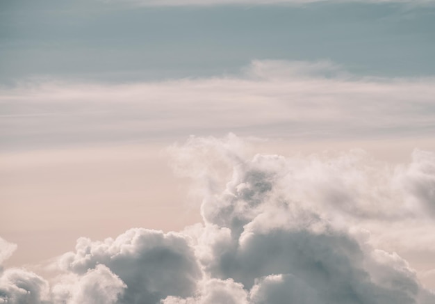 Uso de imagem abstrata da natureza para substituição do céu fundo natural do céu sonhador