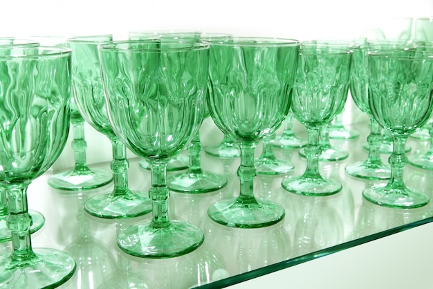 Utensilios de cocina tazas cristal verde filas cristal.