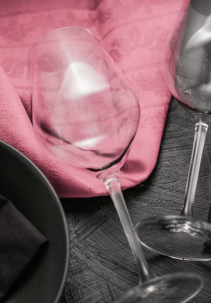 Utensílios de mesa vazios com adereços de chapeamento de guardanapo rosa conjunto de luxo para festa de data de evento de casamento ou design de férias de marca de decoração de interiores de casa de luxo
