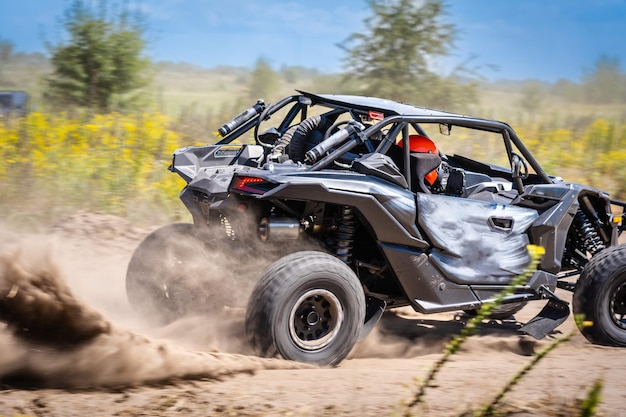UTV Buggy und 4x4 in der Aktion Rally extremer Adrenalin