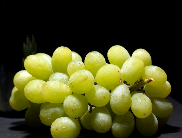 Uvas brancas frescas