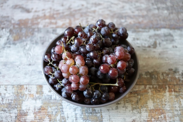 Uvas frescas y jugosas. Uvas maduras Cosecha de uvas.