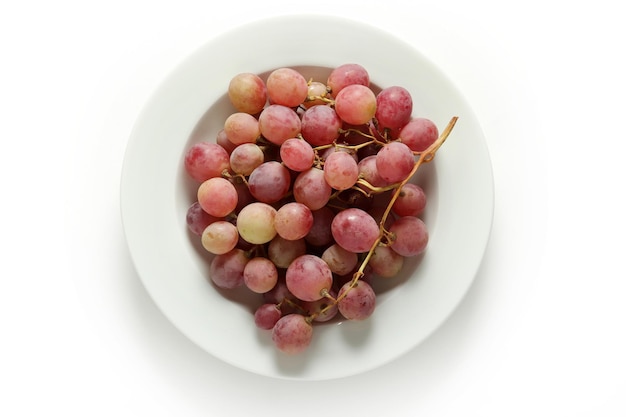 Uvas frescas no prato