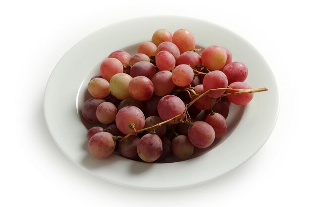 Uvas frescas no prato