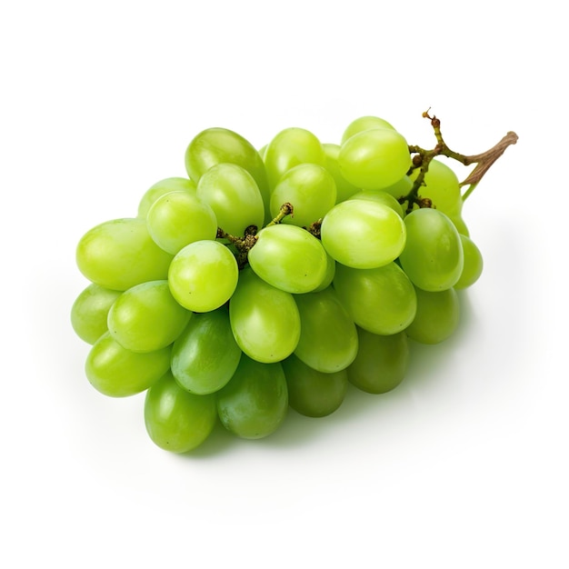Foto uvas verdes frescas isoladas no fundo branco