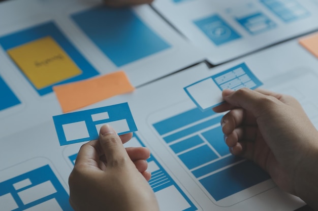 Ux Diseñador gráfico Diseño de bocetos creativos Desarrollo de procesos de aplicaciones Prototipo de estructura alámbrica para teléfono móvil web Concepto de experiencia de usuario