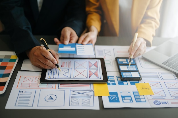 UX diseñador gráfico planificación aplicación proceso desarrollo prototipo estructura alámbrica para web teléfono inteligente Agencia de desarrollo digital creativaxA