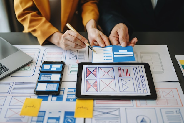 UX diseñador gráfico planificación aplicación proceso desarrollo prototipo estructura alámbrica para web teléfono inteligente Agencia de desarrollo digital creativaxA