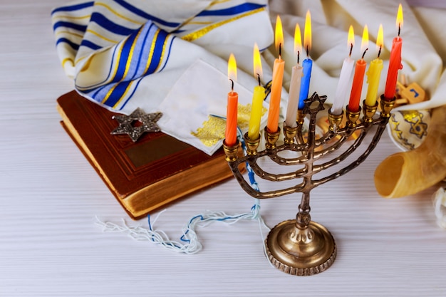 Vacaciones judías hannukah símbolos