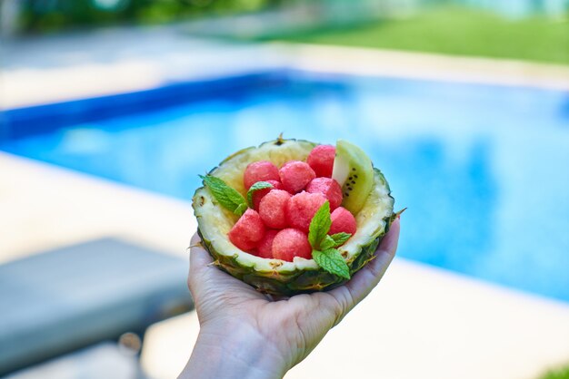 Unas vacaciones tropicales de verano y deliciosos aperitivos.