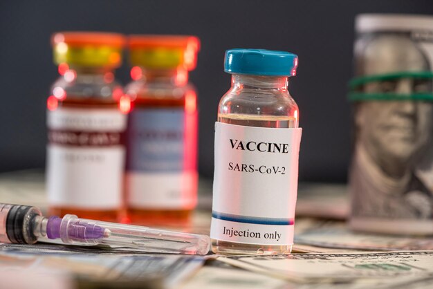Vacina super nova cara com dólares pagos pela vacina