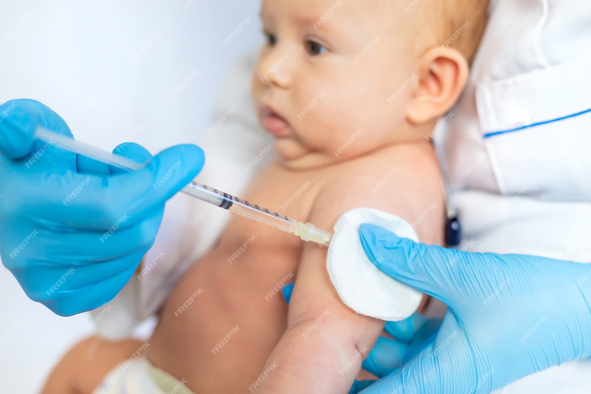 Baby vaccine. Прививка детей ЮНИСЕФ. Вакцинация стоковое фото. Фото детской вакцинации.