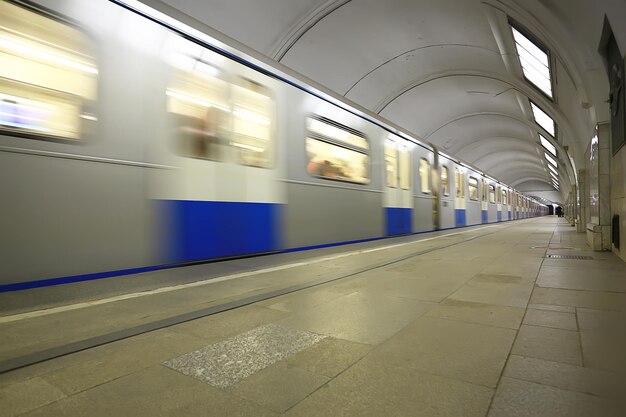 vagão trem movimento do metrô, conceito de transporte abstrato sem pessoas