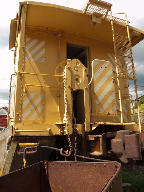 Vagón de cola amarillo del Ferrocarril de Rio Grande en el museo histórico Eagle, Colorado.