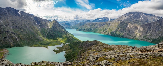 Vale Leirungsdalen da montanha Knutshoe na Noruega