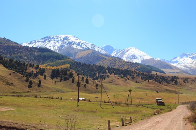 Vale nas montanhas Paisagem de outono