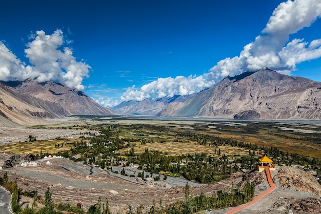 Vale nubra no himalaia ladakh índia