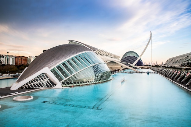 VALENCIA ESPAÑA 6 DE DICIEMBRE DE 2021 La ciudad de las Artes y las Ciencias Ciudad de las Artes y las Ciencias al atardecer en Valencia España