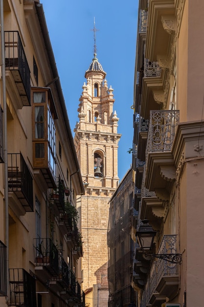 Valencia, preciosa vista de la Torre de Santa Catalina en el casco antiguo de la ciudad
