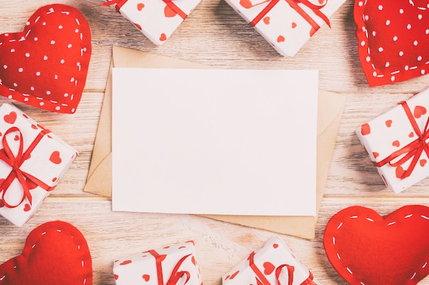 Valentine, caja de regalo en envoltorio navideño