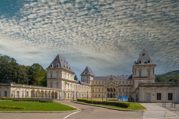 Valentino-Palast, ehemalige Residenz des Königshauses von Savoyen, ist derzeit Sitz der Architekturfakultät der Polytechnischen Universität in Turin, Italien