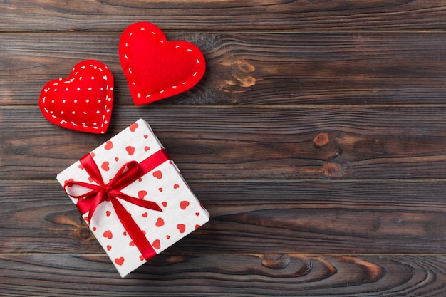 Valentinstag Geschenk in Weihnachtsdekoration