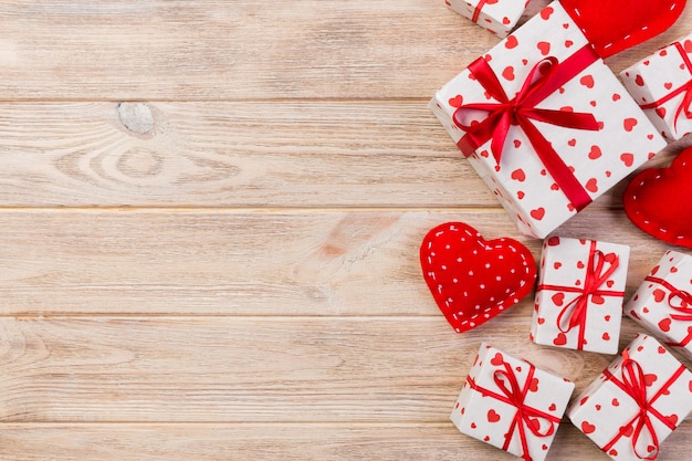 Valentinstag Geschenk in Weihnachtsdekoration