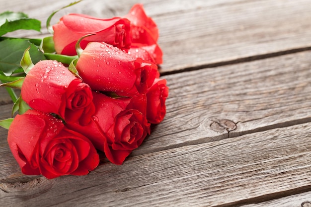 Valentinstag-Grußkarte mit roten Rosen