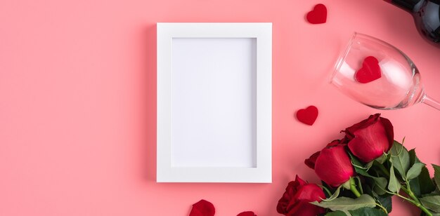 Valentinstag Hintergrund Design-Konzept mit leeren Bilderrahmen