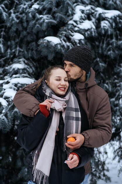 Valentinstag im Freien Feier Datum Ideen Winter Liebesgeschichte kalte Jahreszeit Dating für Paare