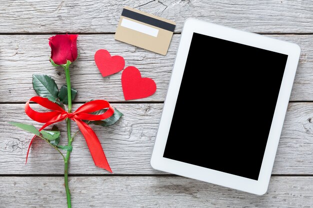 Valentinstag Internet-Verkaufskonzept, Online-Shopping-Urlaub