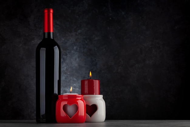 Valentinstag Kerzen und Rotwein