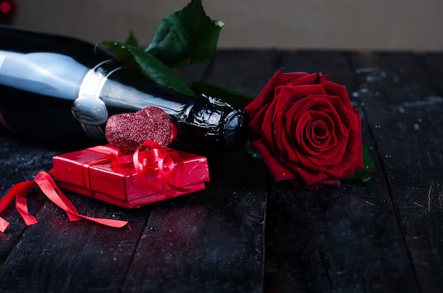 Valentinstag Rosen und Champagner