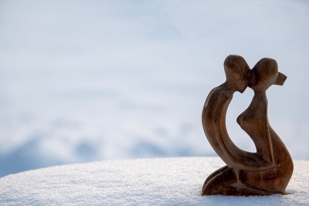 Valentinstag rotes Herz. Feiertags-Valentinsgrußkarte mit Kopienraum.