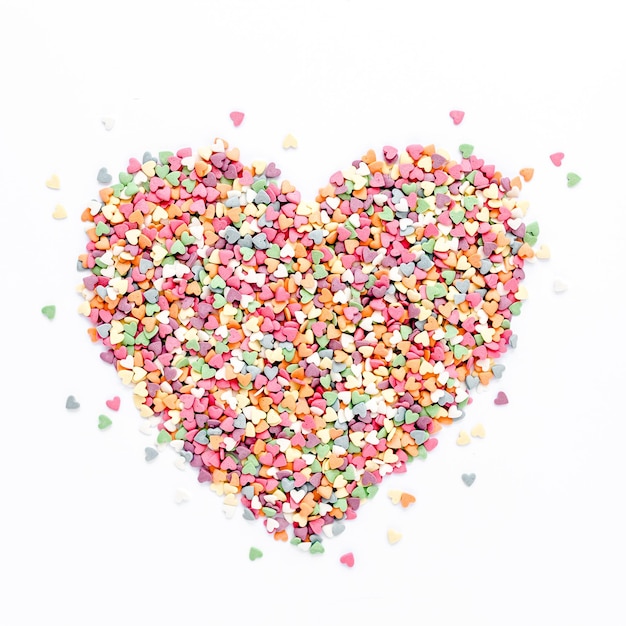 Valentinstag Zusammensetzung flach Draufsicht auf mehrfarbige bunte Herzen Textur Liebeskonzept