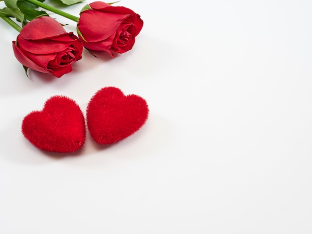 Valentinstagkarte, rote Rosen und Herzen