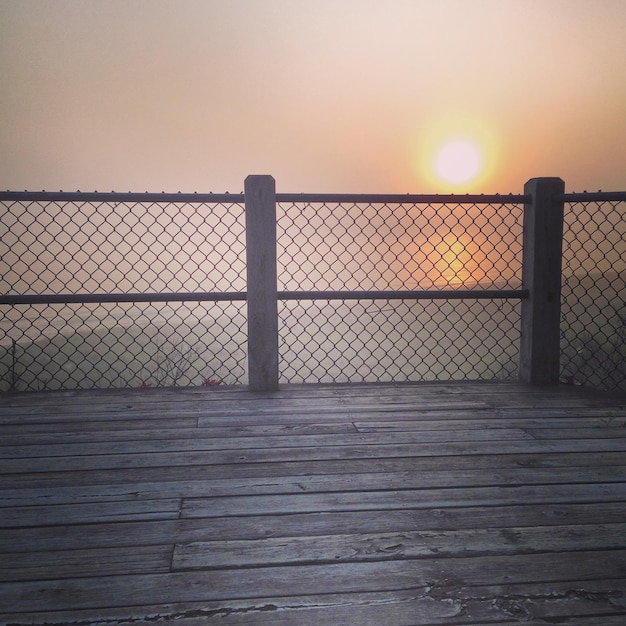 Foto la valla de enchaines al atardecer