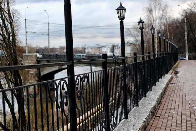 Valla de puente con luces