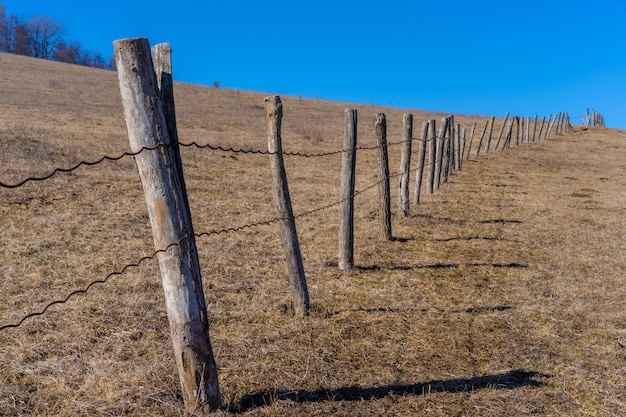 Valla de vigas de madera.