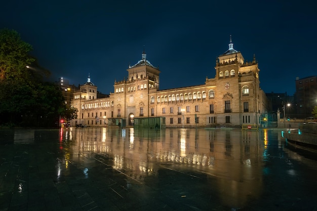 Valladolid España Vista de la plaza Zorrilla al atardecer