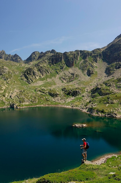 Foto valle del dincles lagos de montaña de juclar senderismo al segundo lago andorra