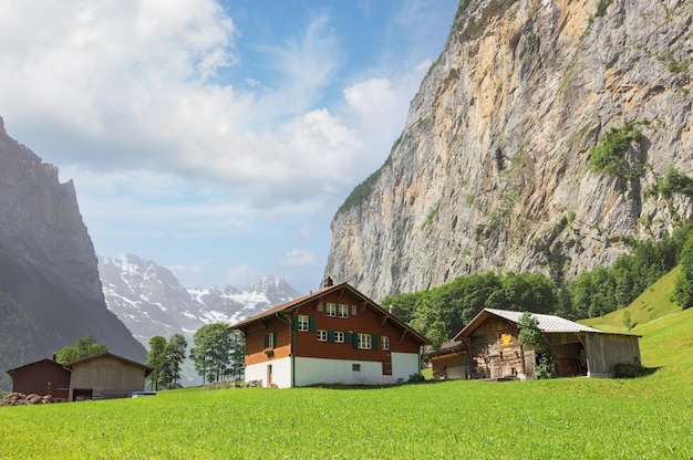 Valle de lauterbrunnen en los alpes suizos