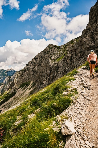 Valle de Logar o Logarska dolina Eslovenia Europa Senderismo en los Alpes savinja y la montaña de Eslovenia Sitio popular para una caminata en el parque nacional de triglav