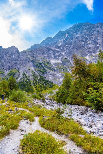 Valle de las montañas cerca de Koenigssee Konigsee Parque Nacional Berchtesgaden Baviera Alemania